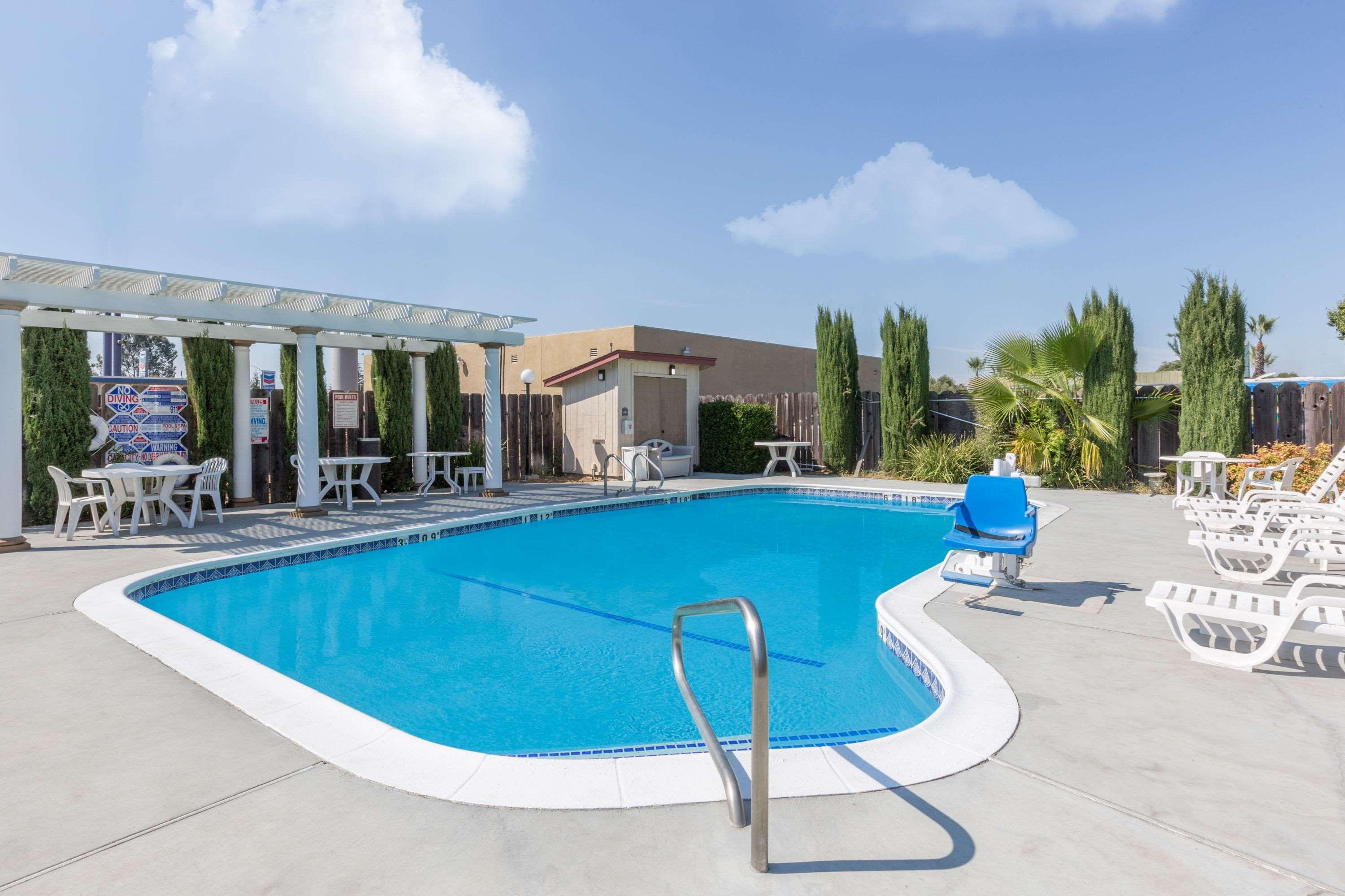 Motel Super 8 By Wyndham Corning Exteriér fotografie